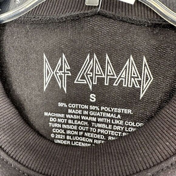 Def Leppard Sweatshirt Black Cropped Size M Triangle Animal Print Womens Rock - Picture 6 of 6